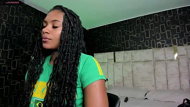Snapshot of brenda_nova18 chatting on December 23, 2024, 10:53 am brenda nova18 online show from December 23, 2024, 10:53 am