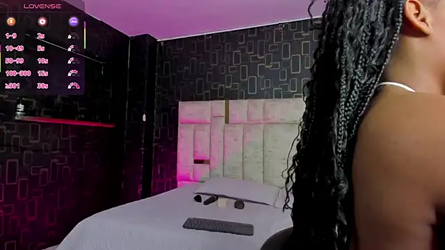Snapshot of brenda_nova18 chatting on February 4, 2025, 11:16 am brenda nova18 online show from February 4, 2025, 11:16 am