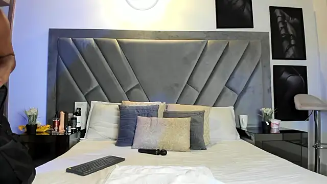 brenda nova18 online show from March 23, 2026, 7:18 pm