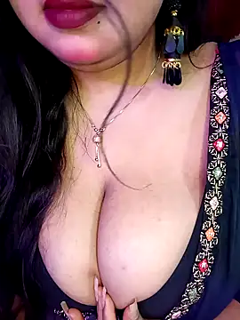 Snapshot of Suhanakhan00 chatting on March 9, 2025, 6:06 am Suhanakhan00 online show from March 9, 2025, 6:06 am