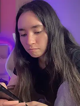 Snapshot of Sophie_LS chatting on January 19, 2025, 4:44 am Sophie LS online show from January 19, 2025, 4:44 am