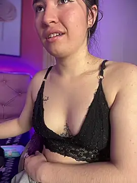 Snapshot of Sophie_LS chatting on January 20, 2025, 5:15 am Sophie LS online show from January 20, 2025, 5:15 am