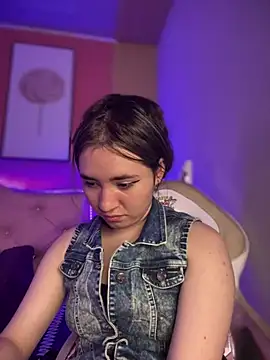 Snapshot of Sophie_LS chatting on January 29, 2025, 7:36 am Sophie LS online show from January 29, 2025, 7:36 am