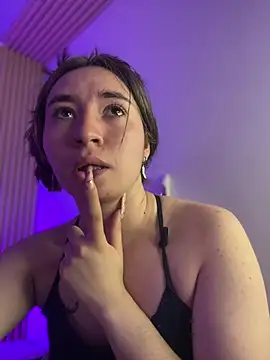 Snapshot of Sophie_LS chatting on February 2, 2025, 2:27 am Sophie LS online show from February 2, 2025, 2:27 am