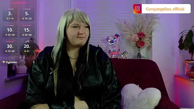 Snapshot of CurvyAngelina_Official chatting on October 7, 2025, 7:55 pm CurvyAngelina Official online show from October 7, 2025, 7:55 pm