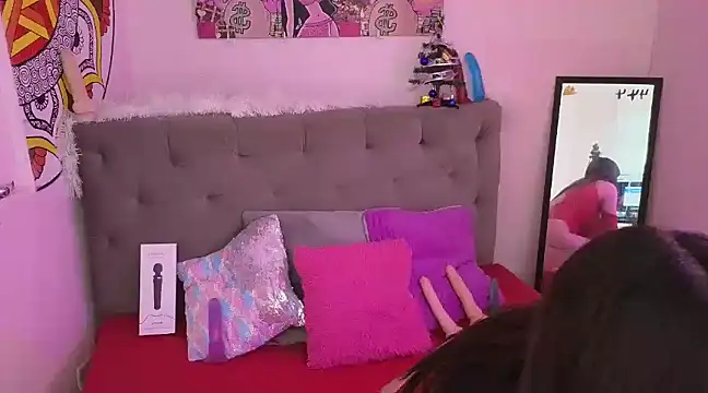 sarawiliamx online show from December 12, 2024, 3:05 pm