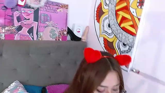 sarawiliamx online show from February 16, 2025, 5:37 am