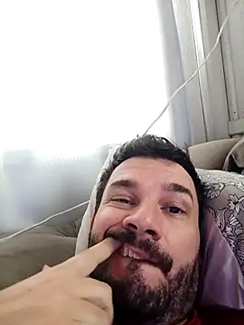 KAZADO LIBERAL online show from October 7, 2025, 3:42 pm