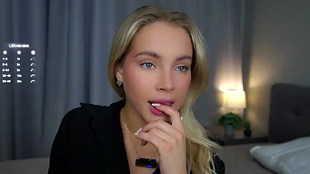 Snapshot of AftonConnett chatting on March 6, 2025, 1:05 am AftonConnett online show from March 6, 2025, 1:05 am