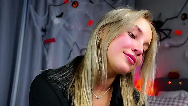 Snapshot of AftonConnett chatting on October 31, 2025, 1:06 am AftonConnett online show from October 31, 2025, 1:06 am