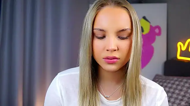 Snapshot of AftonConnett chatting on November 4, 2025, 1:05 am AftonConnett online show from November 4, 2025, 1:05 am