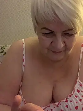 Laura Millf online show from January 30, 2025, 5:39 pm