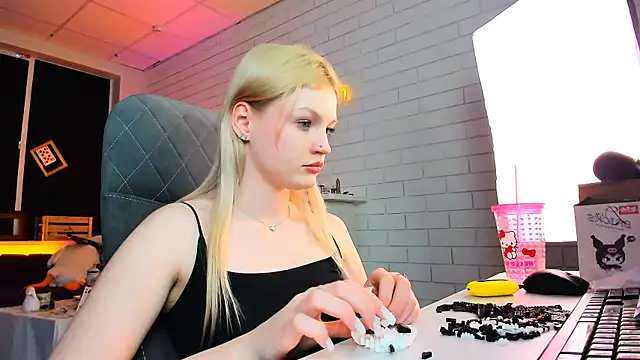 GraceGlamour online show from January 9, 2025, 11:36 am