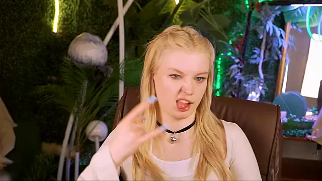 GraceGlamour online show from March 17, 2025, 11:42 am