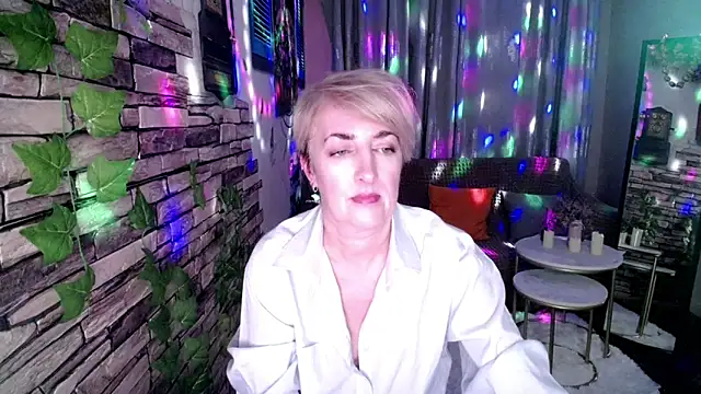 Snapshot of Hot_Girl87 chatting on December 3, 2024, 7:33 pm Hot Girl87 online show from December 3, 2024, 7:33 pm