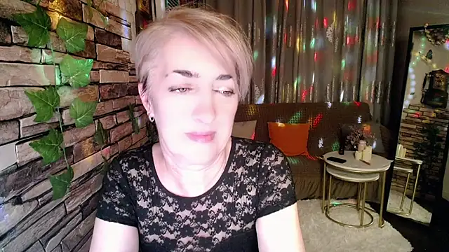 Snapshot of Hot_Girl87 chatting on December 8, 2024, 10:14 pm Hot Girl87 online show from December 8, 2024, 10:14 pm