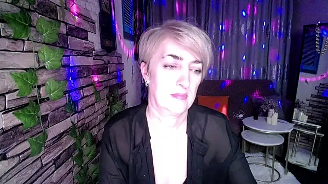 Snapshot of Hot_Girl87 chatting on December 9, 2024, 9:58 pm Hot Girl87 online show from December 9, 2024, 9:58 pm