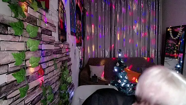 Snapshot of Hot_Girl87 chatting on December 14, 2024, 10:28 pm Hot Girl87 online show from December 14, 2024, 10:28 pm