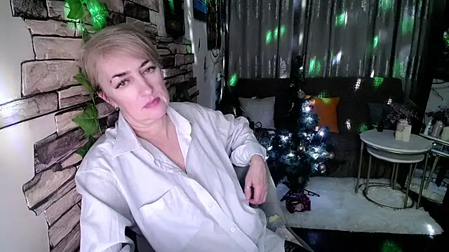 Snapshot of Hot_Girl87 chatting on December 15, 2024, 7:21 pm Hot Girl87 online show from December 15, 2024, 7:21 pm