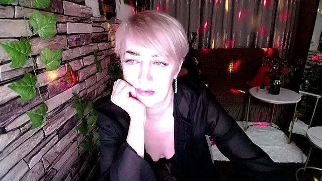 Snapshot of Hot_Girl87 chatting on December 19, 2024, 9:28 pm Hot Girl87 online show from December 19, 2024, 9:28 pm