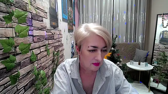 Snapshot of Hot_Girl87 chatting on December 24, 2024, 3:16 pm Hot Girl87 online show from December 24, 2024, 3:16 pm