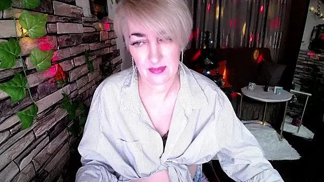 Snapshot of Hot_Girl87 chatting on December 24, 2024, 6:17 pm Hot Girl87 online show from December 24, 2024, 6:17 pm