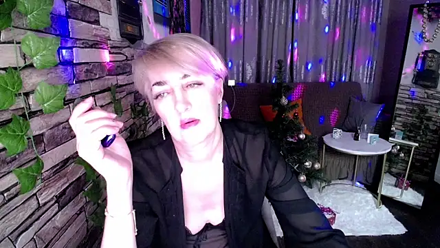 Snapshot of Hot_Girl87 chatting on December 24, 2024, 9:44 pm Hot Girl87 online show from December 24, 2024, 9:44 pm