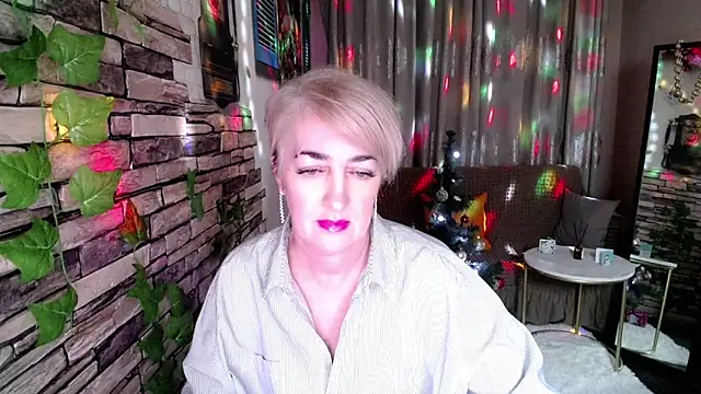 Snapshot of Hot_Girl87 chatting on December 25, 2024, 2:34 pm Hot Girl87 online show from December 25, 2024, 2:34 pm