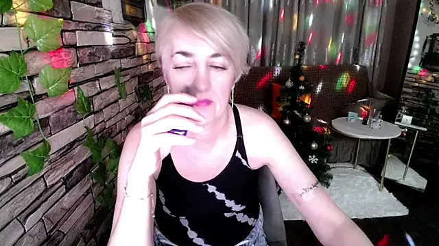 Snapshot of Hot_Girl87 chatting on December 26, 2024, 10:52 pm Hot Girl87 online show from December 26, 2024, 10:52 pm