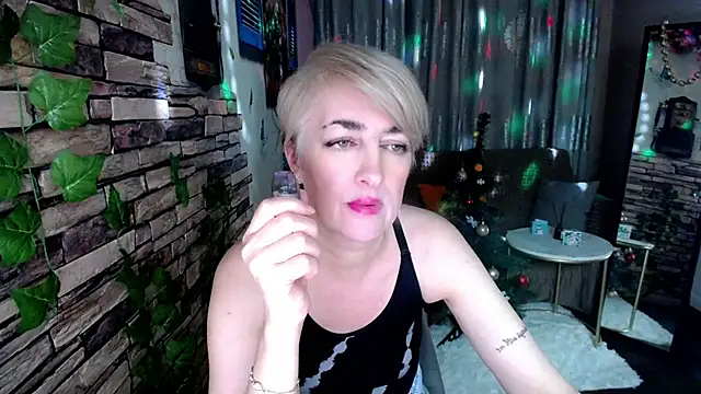 Snapshot of Hot_Girl87 chatting on December 29, 2024, 5:44 pm Hot Girl87 online show from December 29, 2024, 5:44 pm