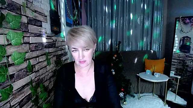 Snapshot of Hot_Girl87 chatting on December 29, 2024, 8:48 pm Hot Girl87 online show from December 29, 2024, 8:48 pm