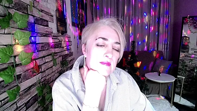 Snapshot of Hot_Girl87 chatting on January 3, 2025, 3:33 pm Hot Girl87 online show from January 3, 2025, 3:33 pm