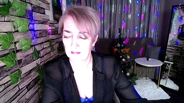 Snapshot of Hot_Girl87 chatting on January 8, 2025, 2:14 pm Hot Girl87 online show from January 8, 2025, 2:14 pm