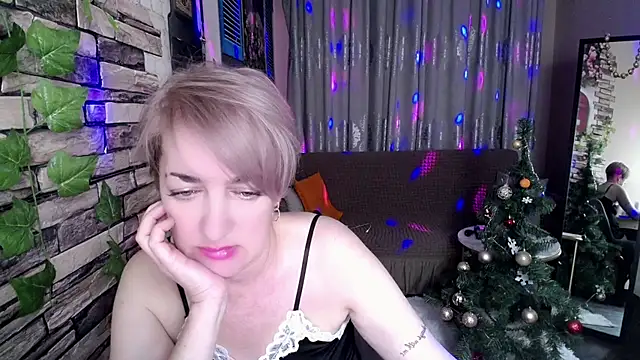 Snapshot of Hot_Girl87 chatting on January 10, 2025, 10:15 pm Hot Girl87 online show from January 10, 2025, 10:15 pm