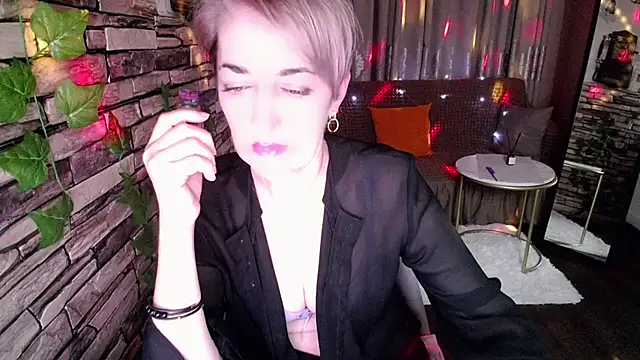 Snapshot of Hot_Girl87 chatting on January 14, 2025, 5:12 pm Hot Girl87 online show from January 14, 2025, 5:12 pm