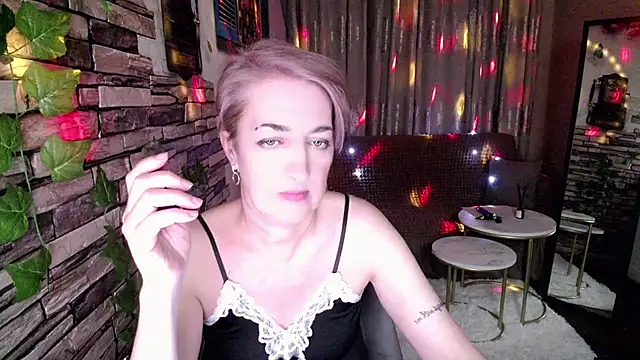 Snapshot of Hot_Girl87 chatting on January 15, 2025, 7:55 pm Hot Girl87 online show from January 15, 2025, 7:55 pm