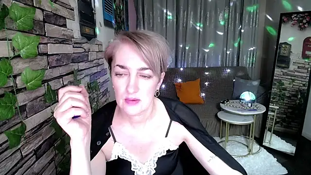 Snapshot of Hot_Girl87 chatting on January 19, 2025, 6:21 pm Hot Girl87 online show from January 19, 2025, 6:21 pm