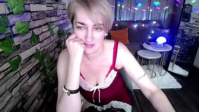 Snapshot of Hot_Girl87 chatting on January 21, 2025, 12:15 am Hot Girl87 online show from January 21, 2025, 12:15 am