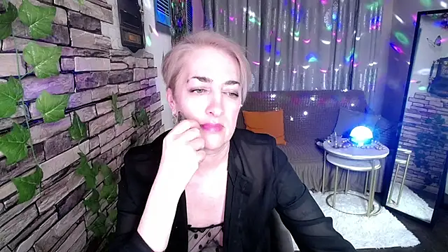 Snapshot of Hot_Girl87 chatting on January 29, 2025, 7:43 pm Hot Girl87 online show from January 29, 2025, 7:43 pm