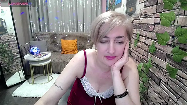 Snapshot of Hot_Girl87 chatting on February 3, 2025, 5:56 pm Hot Girl87 online show from February 3, 2025, 5:56 pm