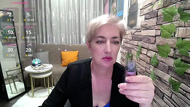 Snapshot of Hot_Girl87 chatting on February 4, 2025, 3:36 pm Hot Girl87 online show from February 4, 2025, 3:36 pm