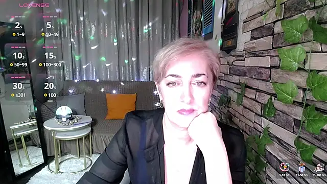 Snapshot of Hot_Girl87 chatting on February 4, 2025, 6:38 pm Hot Girl87 online show from February 4, 2025, 6:38 pm