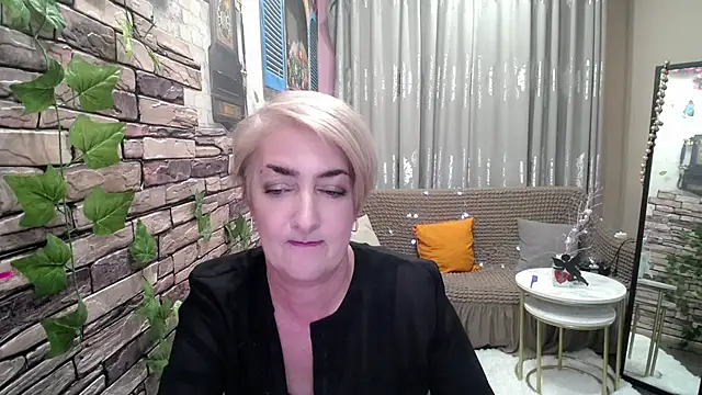 Snapshot of Hot_Girl87 chatting on February 23, 2025, 2:57 pm Hot Girl87 online show from February 23, 2025, 2:57 pm