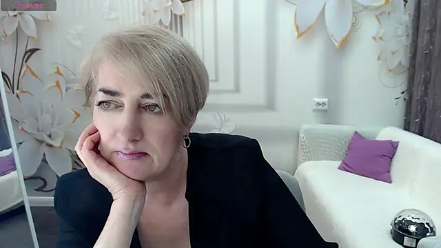 Snapshot of Hot_Girl87 chatting on February 28, 2025, 9:01 pm Hot Girl87 online show from February 28, 2025, 9:01 pm