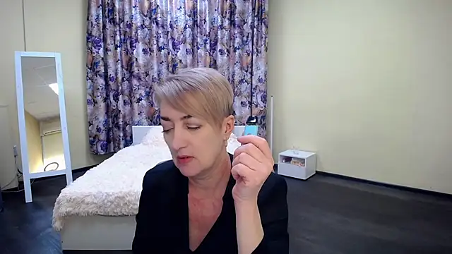 Snapshot of Hot_Girl87 chatting on March 10, 2025, 11:38 pm Hot Girl87 online show from March 10, 2025, 11:38 pm