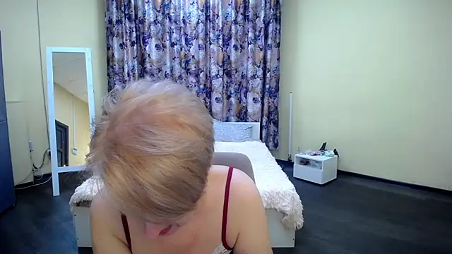 Snapshot of Hot_Girl87 chatting on March 17, 2025, 9:34 pm Hot Girl87 online show from March 17, 2025, 9:34 pm