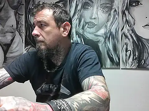 dani4334 online show from February 1, 2025, 8:18 am