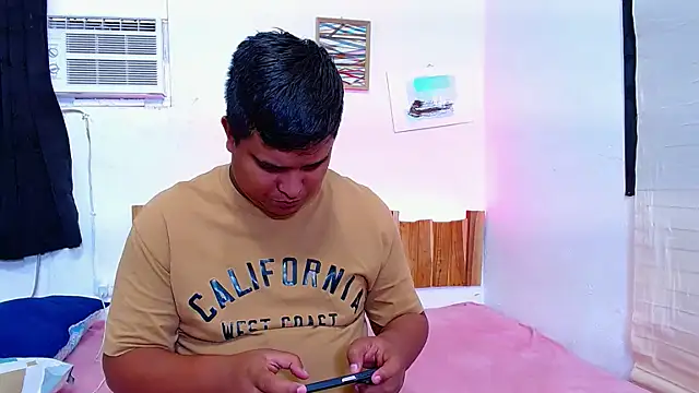 lucasandSofi online show from November 2, 2025, 4:09 pm