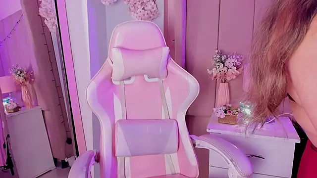 MollyBigBoobs12 online show from October 8, 2025, 10:29 pm