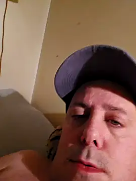 HeteroHotGuy1 online show from February 2, 2025, 12:19 am
